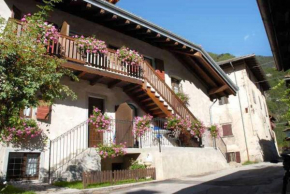 Hotels in Lenzumo